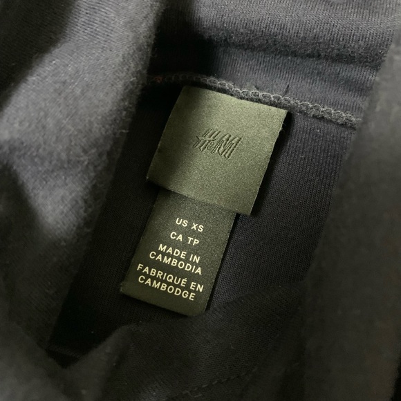 H&M Chimney/Funnel Collar Sweatshirt - Picture 3 of 3